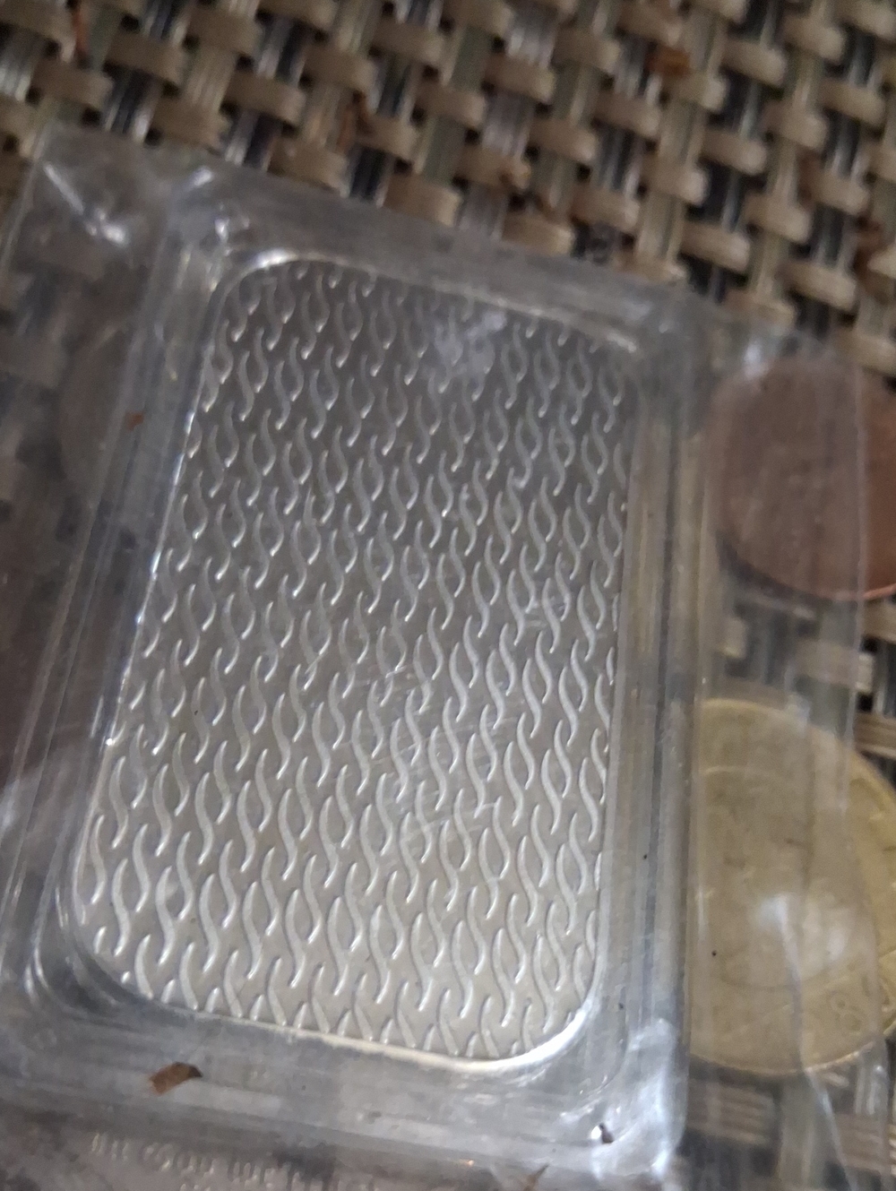 Mixed World Coins and Silver Bar Plate Metal- Assorted Metallic Tones - Picture 6 of 6